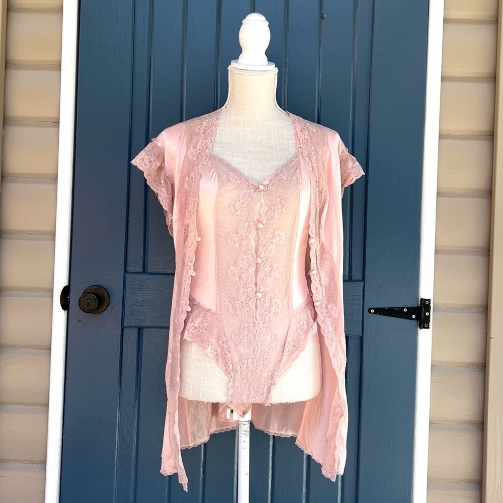 Vintage 1960 Kayser two-piece lingerie bodysuit and a matching robe Women Size M